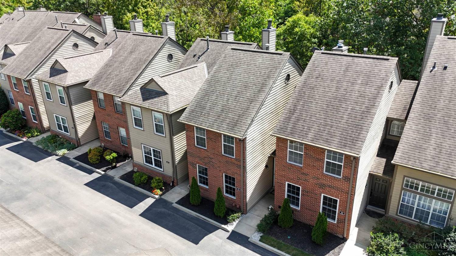 10555 Montgomery Road, Unit 49 Montgomery, OH 45242 - Photo 3 of 52