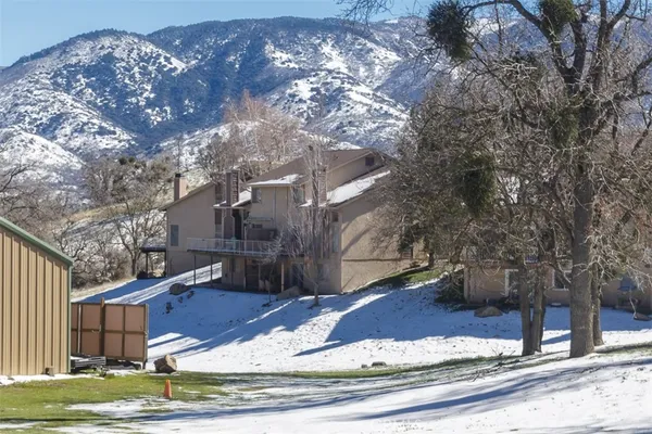 $299,900 | 18571 Glenview Court, Tehachapi, CA 93561