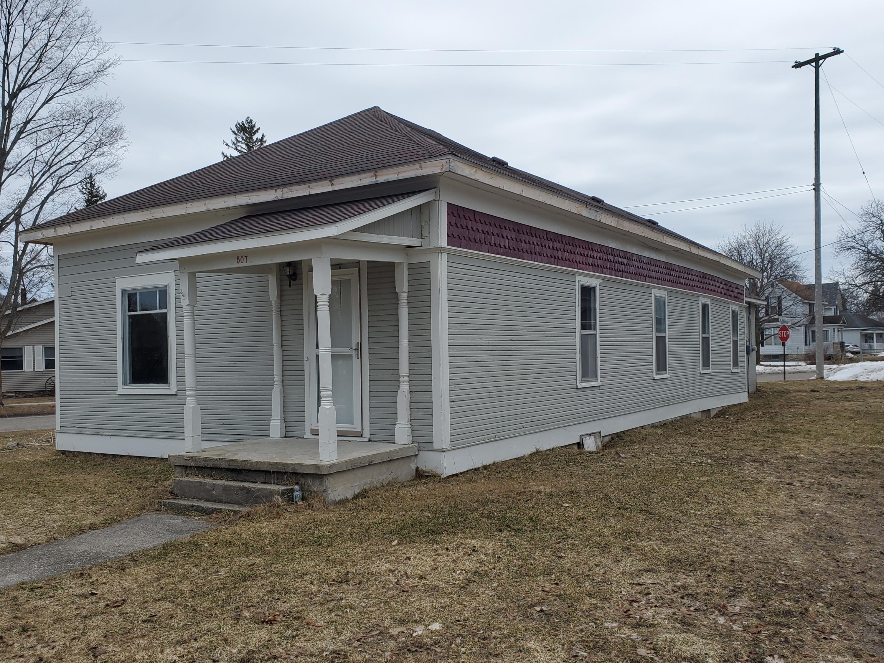 507 Locust Street Cheboygan, MI 49721 - Photo 2 of 13 Gallery Image 2