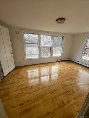 $1,200 | 333 Girard Street, Unit 3, Esopus, NY 12466