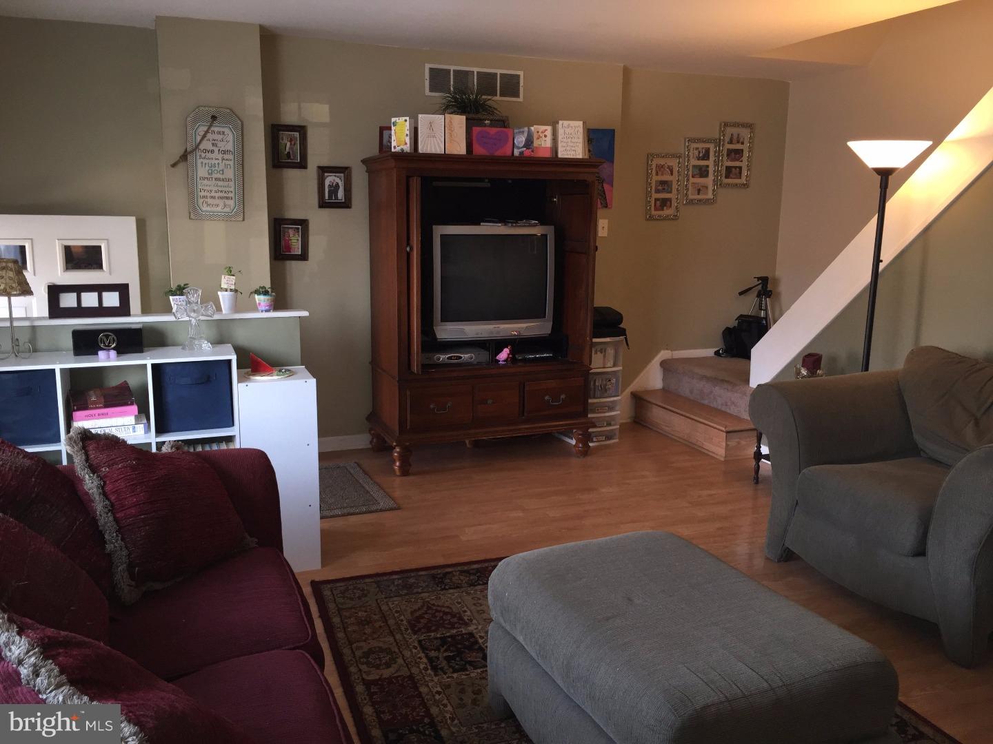 12733 Elnora Road Philadelphia, PA 19154 - Photo 2 of 19