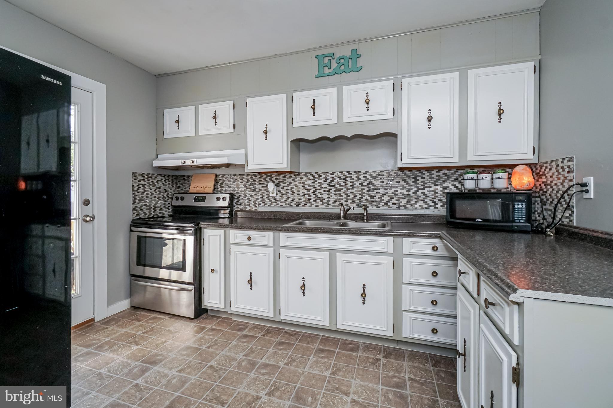 113 Reynolds Avenue Rising Sun, MD 21911 - Photo 7 of 25 Large Eat in Kitchen
