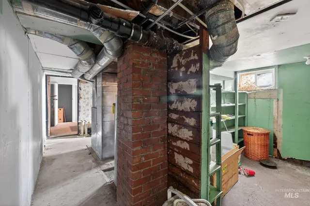 $299,900 | 208 South 4th W Street, Preston, ID 83263