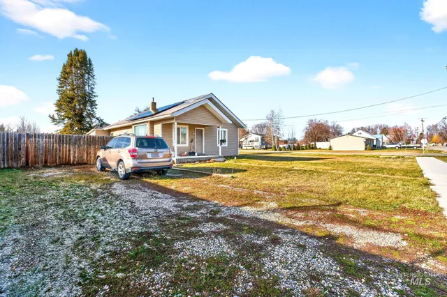 $299,900 | 208 South 4th W Street, Preston, ID 83263