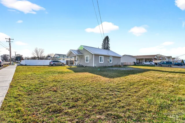 $299,900 | 208 South 4th W Street, Preston, ID 83263
