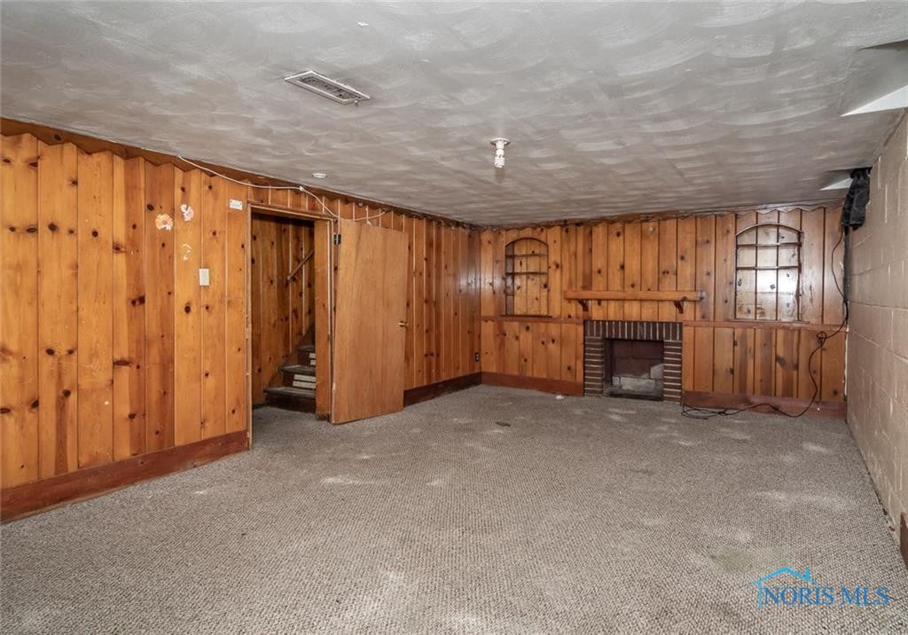 2021 Wyndhurst Road Toledo, OH 43607 - Photo 15 of 21 Photo 15
