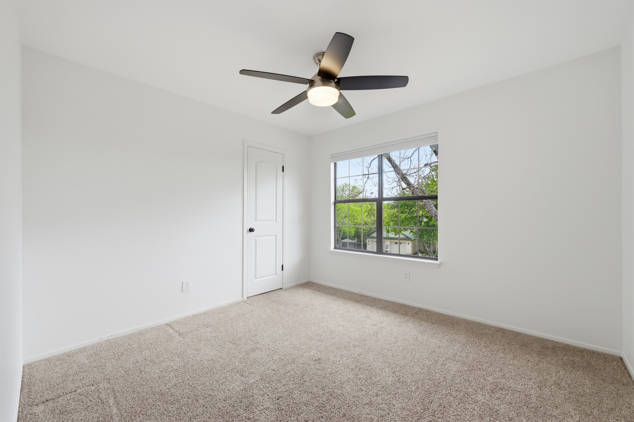 320 Ridgecrest Road Georgetown, TX 78628 - Photo 17 of 39 a view of an empty room with a window