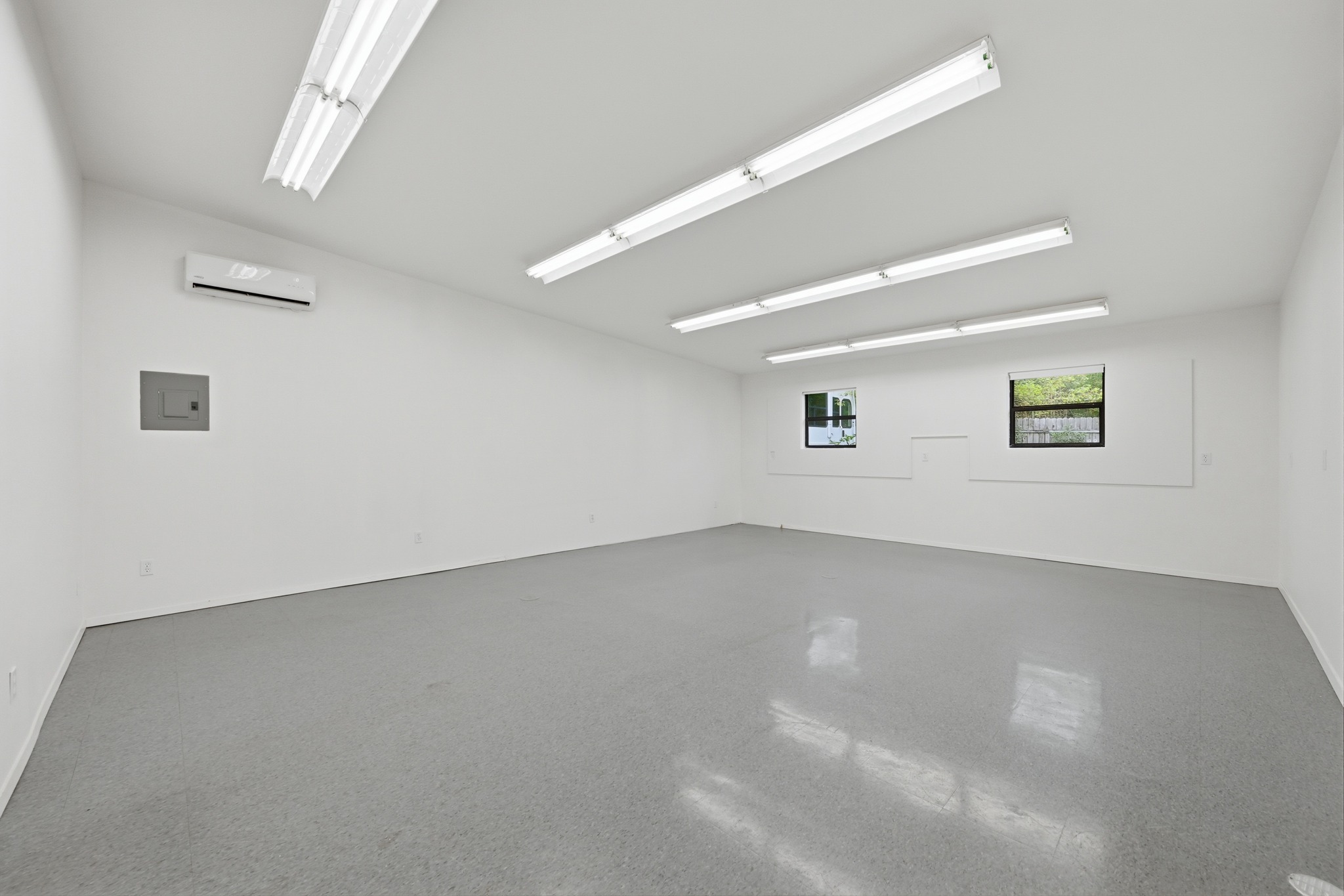 320 Ridgecrest Road Georgetown, TX 78628 - Photo 23 of 39 a view of an empty room