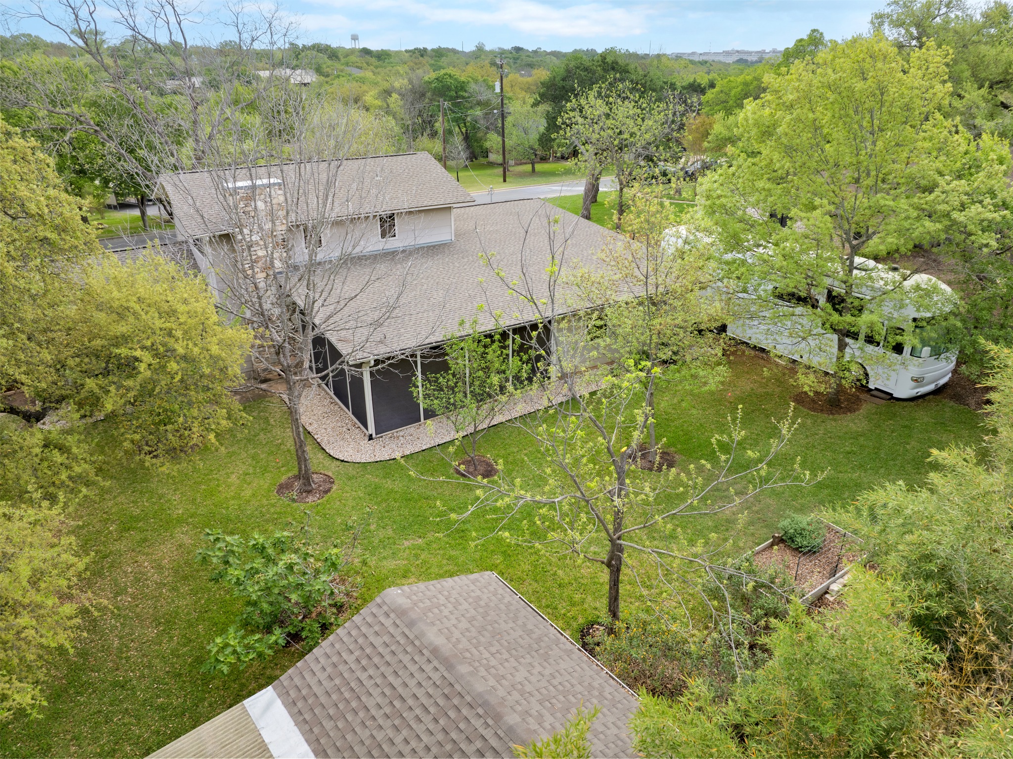 320 Ridgecrest Road Georgetown, TX 78628 - Photo 9 of 38