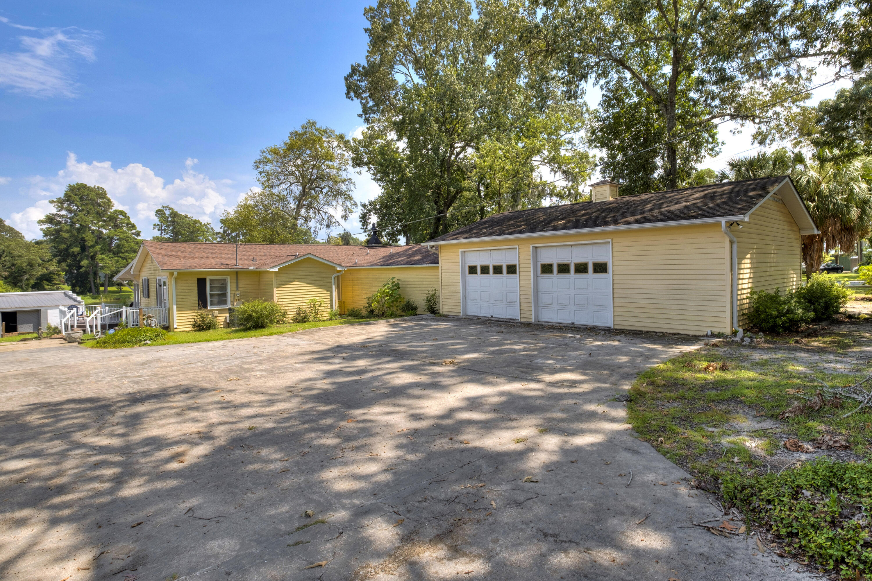 1130 Lemon Avenue Manning, SC 29102 - Photo 15 of 51 28
