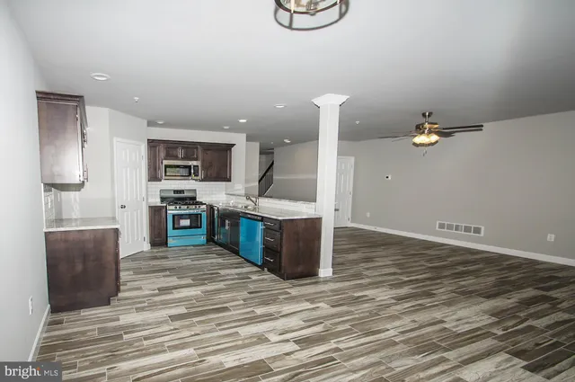 $2,400 | 515 Elm Street, Reading, PA 19601