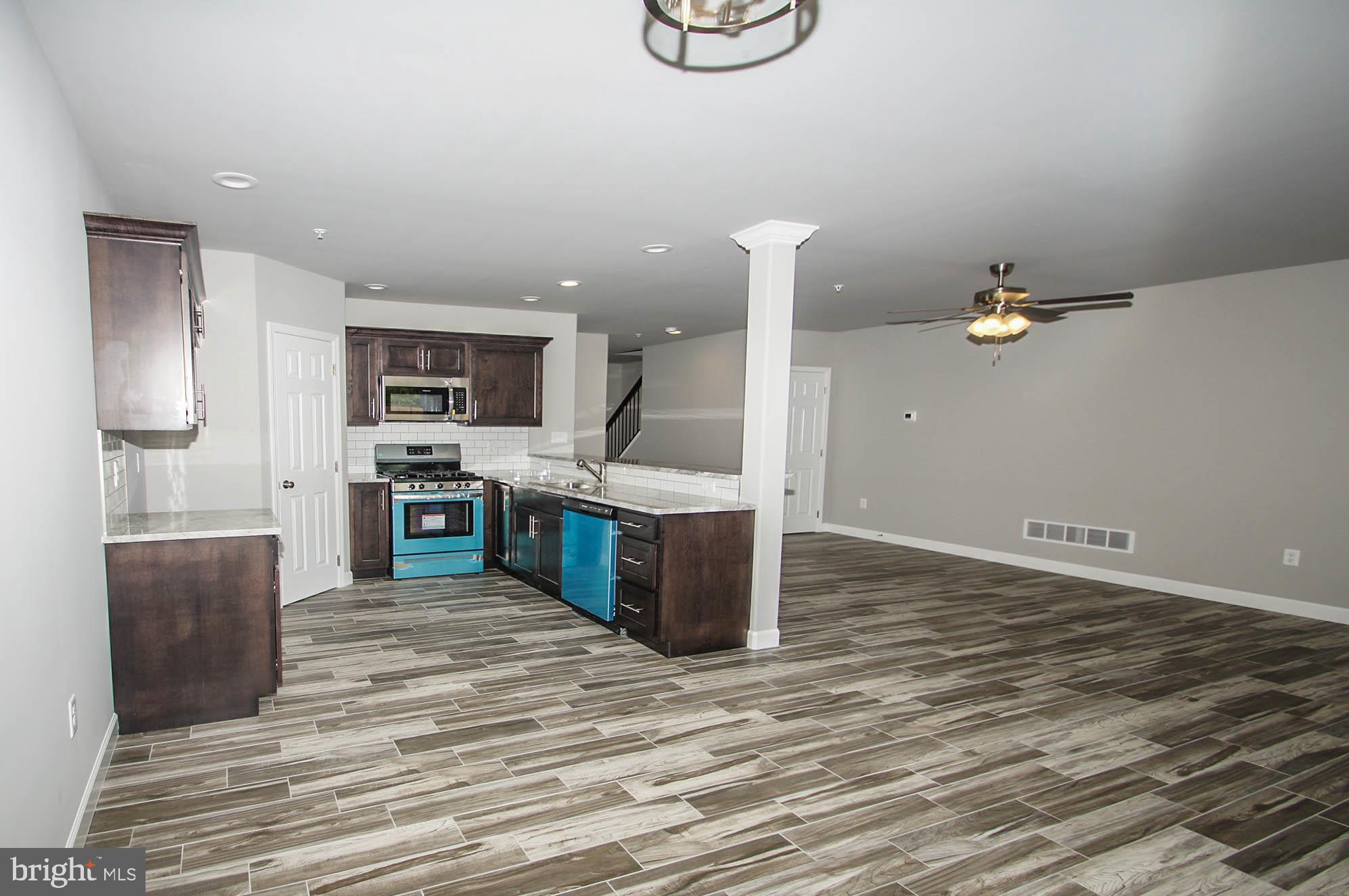 515 Elm Street Reading, PA 19601 - Photo 4 of 15