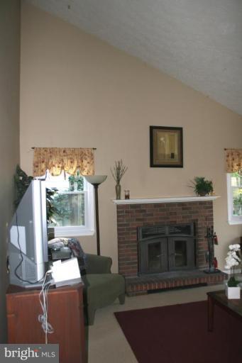 8660 Mission Road Jessup, MD 20794 - Photo 26 of 30 family room