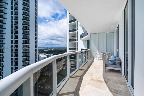 $8,900 | 16001 Collins Avenue, Unit 3002, Sunny Isles Beach, FL 33160