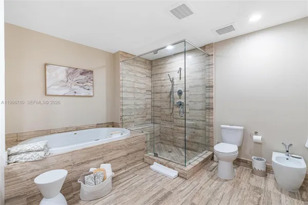 $8,900 | 16001 Collins Avenue, Unit 3002, Sunny Isles Beach, FL 33160