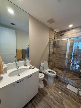 $8,900 | 16001 Collins Avenue, Unit 3002, Sunny Isles Beach, FL 33160