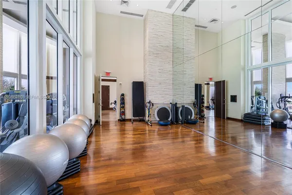 $8,900 | 16001 Collins Avenue, Unit 3002, Sunny Isles Beach, FL 33160