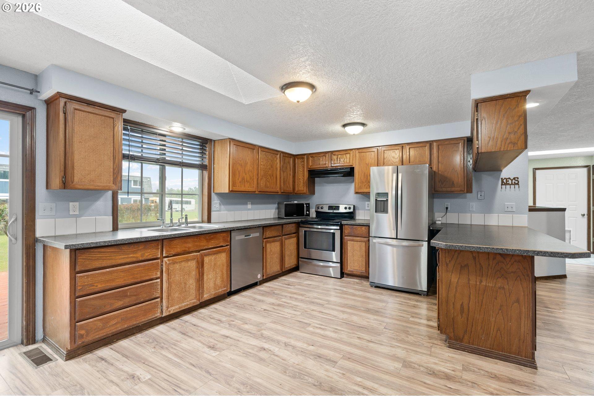 835 Southwest 13th Place Hermiston, OR 97838 - Photo 9 of 28 Gallery Image 9