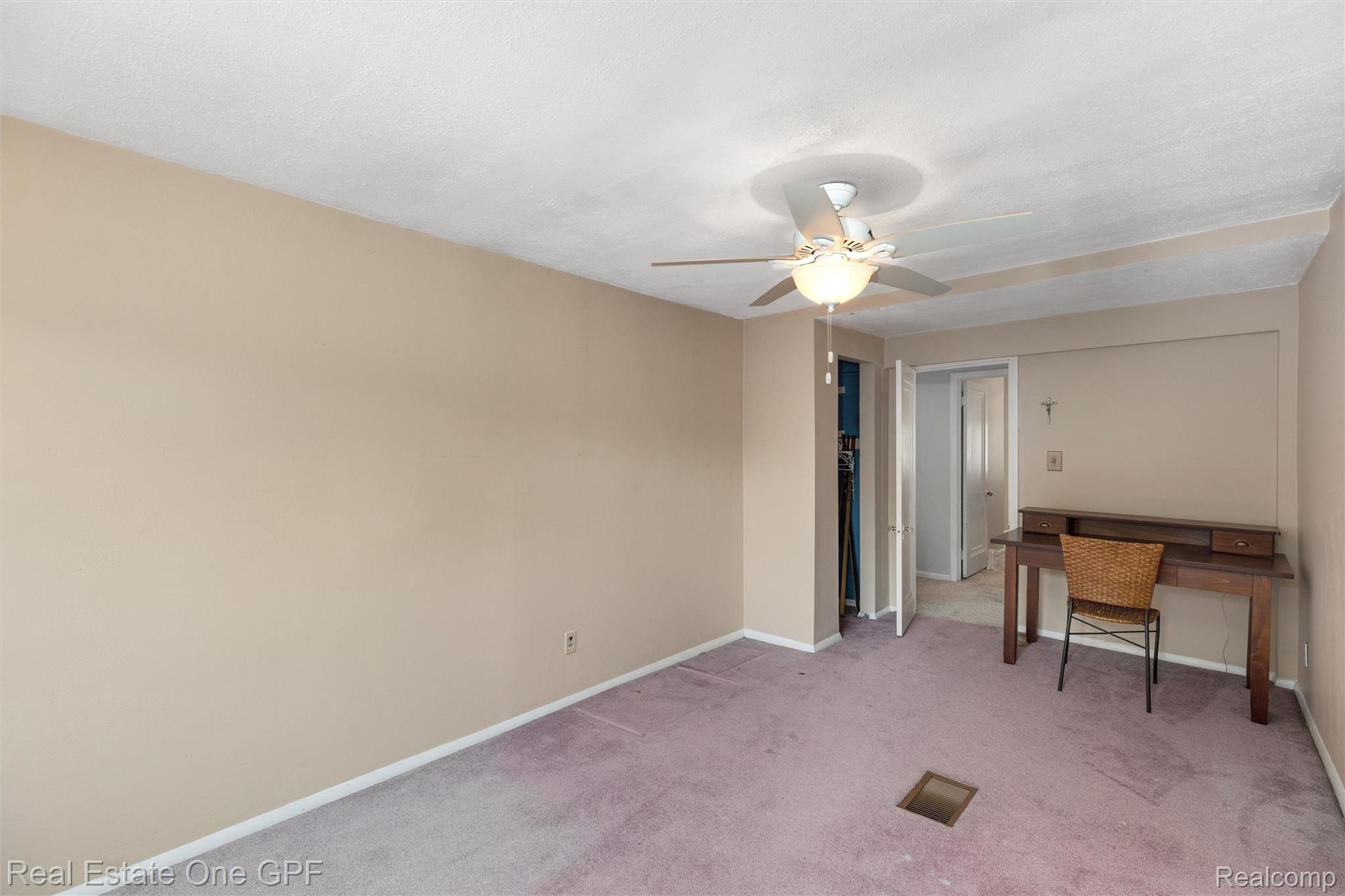 957 Fisher Road Grosse Pointe, MI 48230 - Photo 30 of 38 30-957 Fisher Rd 0029.jpg