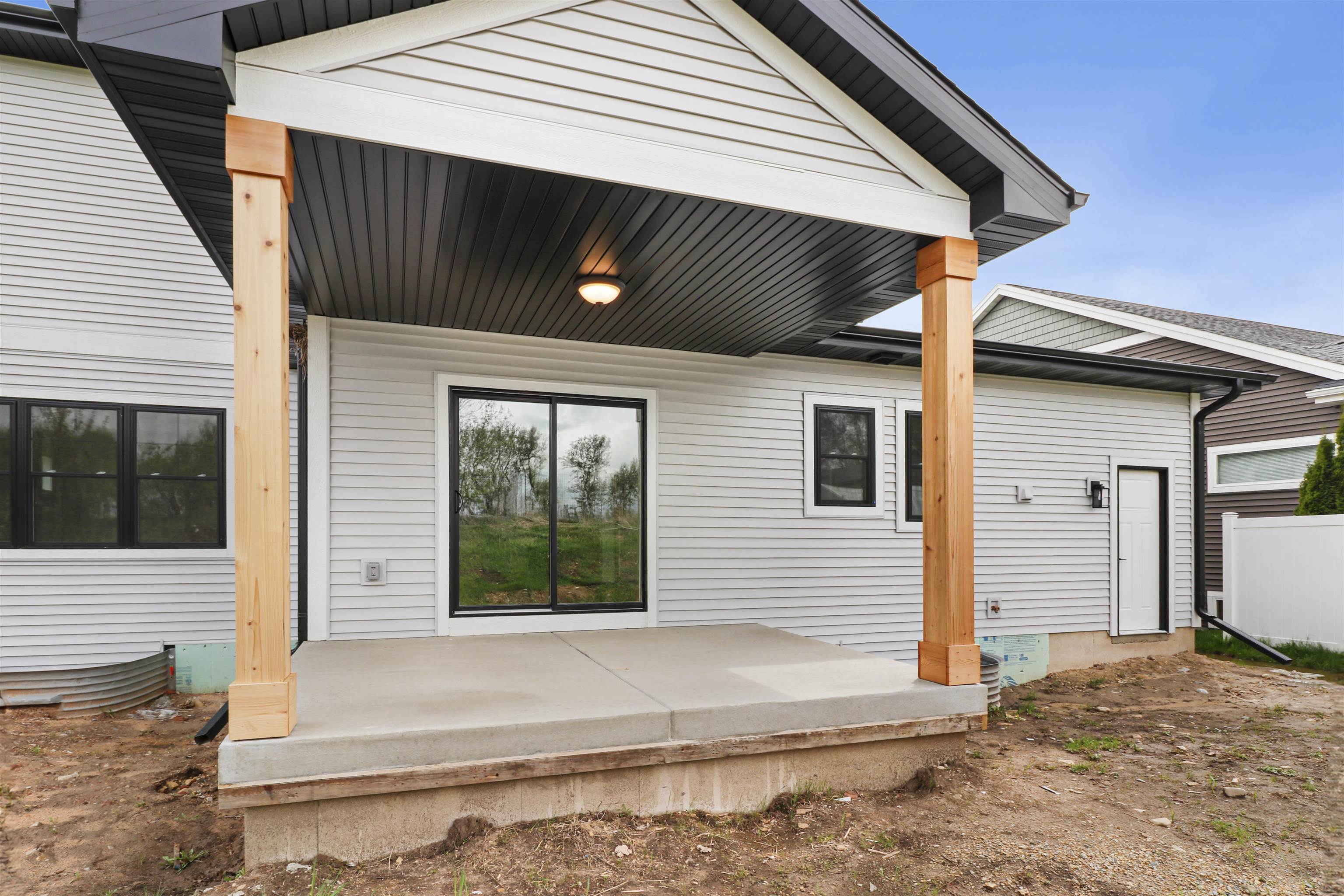 3240 Prospect Drive Sun Prairie, WI 53590 - Photo 8 of 35