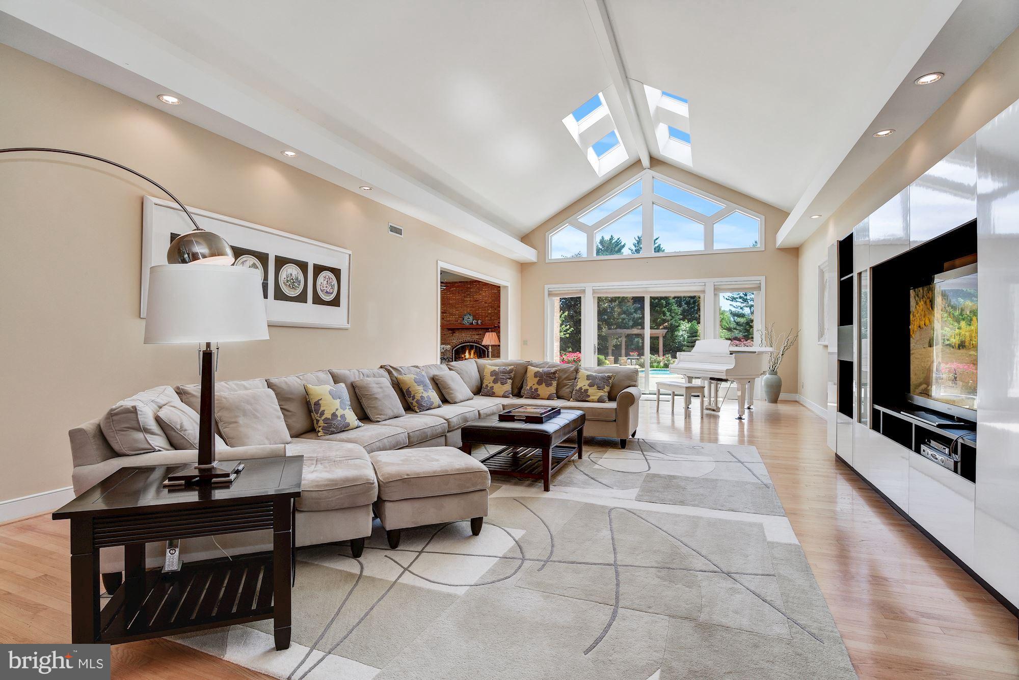 13047 Hall Shop Road Highland, MD 20777 - Photo 24 of 58 Great Room, Vaulted Ceiling , and Skylights