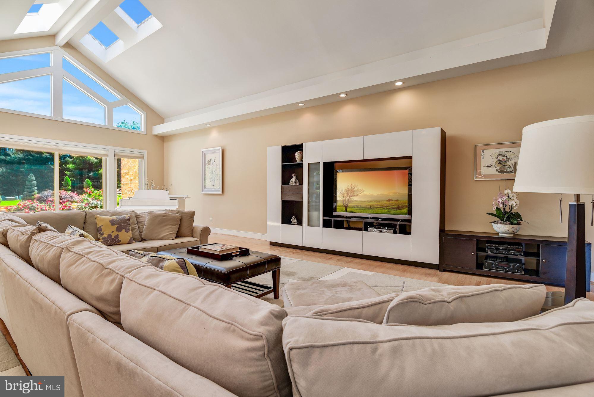 13047 Hall Shop Road Highland, MD 20777 - Photo 25 of 58 Great Room