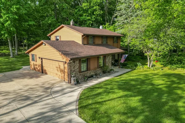 $550,000 | N92W25490 Blue Heron Drive, Lisbon, WI 53089