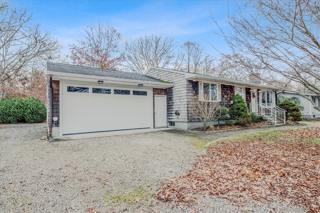 37 Balsam Road South Kingstown, RI 02879 - Photo 4 of 26 Gallery Image 4