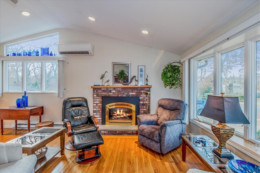 37 Balsam Road South Kingstown, RI 02879 - Photo 7 of 26 Gallery Image 7