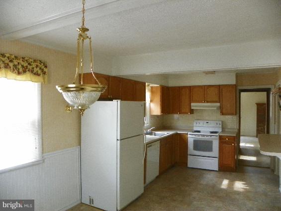 14605 Duckett Road Brandywine, MD 20613 - Photo 4 of 10 Kitchen