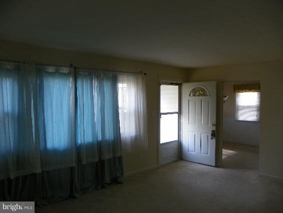14605 Duckett Road Brandywine, MD 20613 - Photo 5 of 10 Living Room