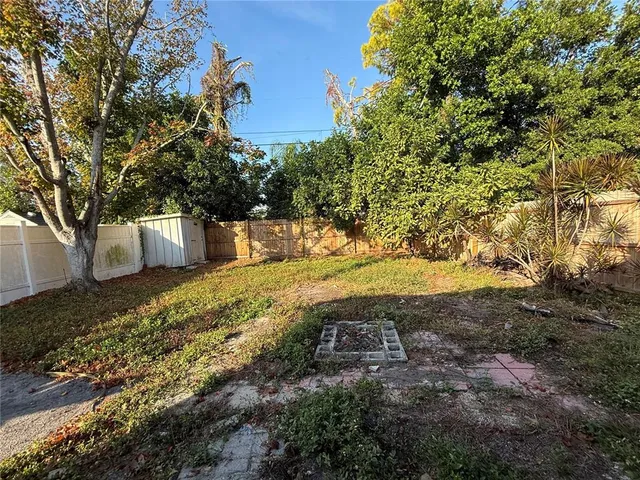 $2,000 | 4916 18th Street West, Unit B, Bradenton, FL 34207