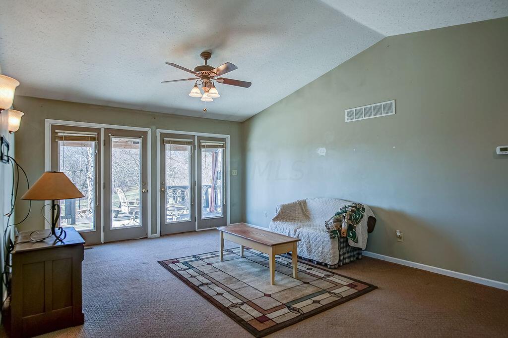 11281 Kenyon Road Mount Vernon, OH 43050 - Photo 6 of 21 1-7