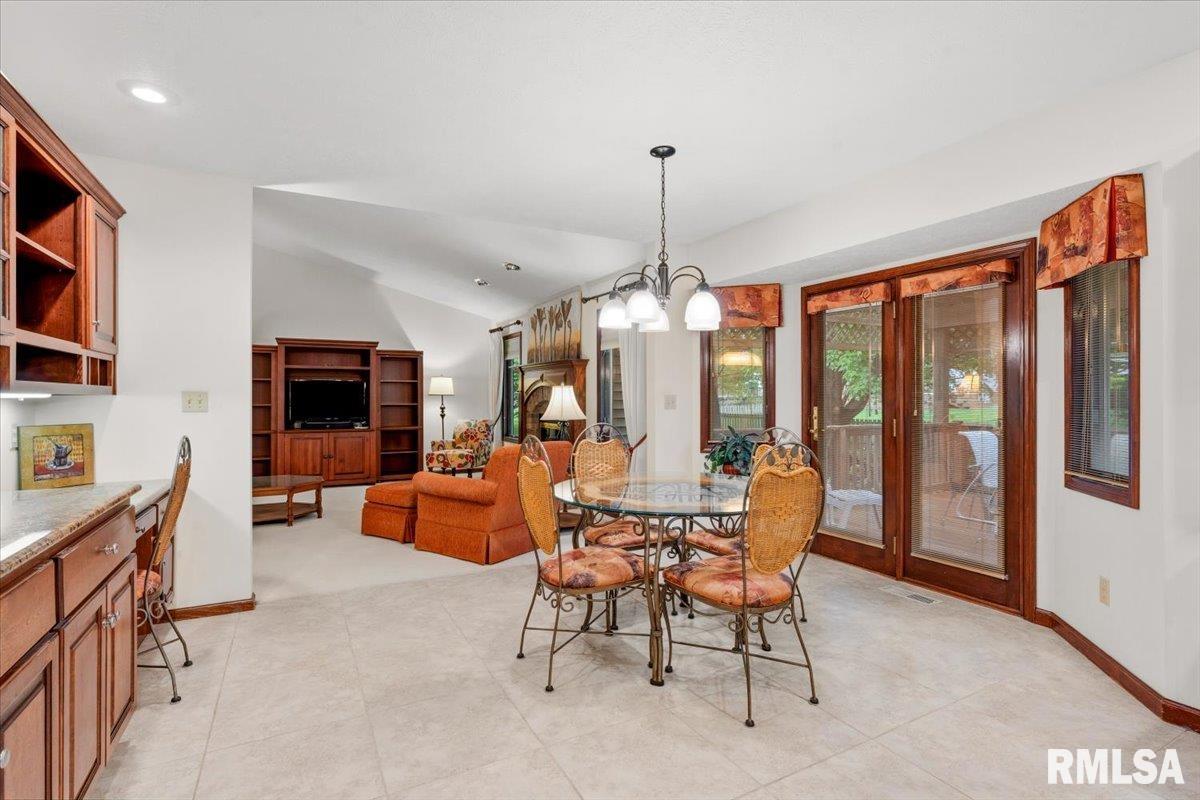 2013 Redlands Drive Springfield, IL 62711 - Photo 14 of 41 Gallery Image 14