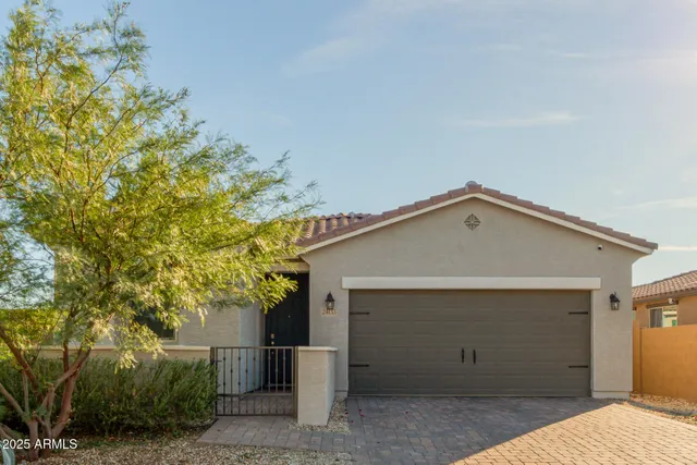 $425,000 | 24133 West Gibson Lane, Buckeye, AZ 85326