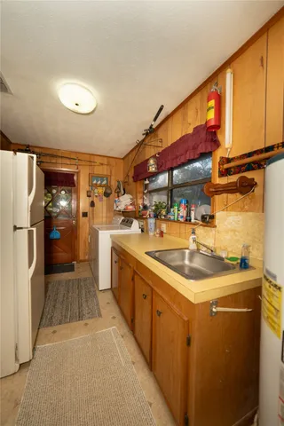 $699,500 | 3544 County Road 1170, Kennard, TX 75847