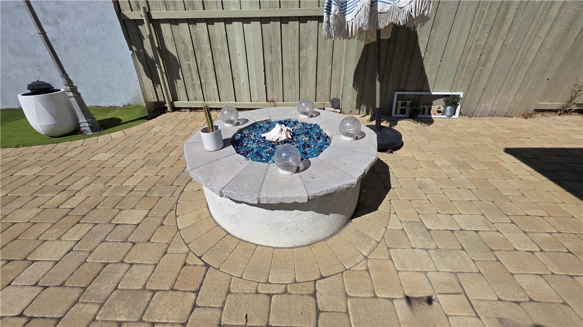 6637 Capps Avenue Reseda, CA 91335 - Photo 20 of 23 a view of a kitchen