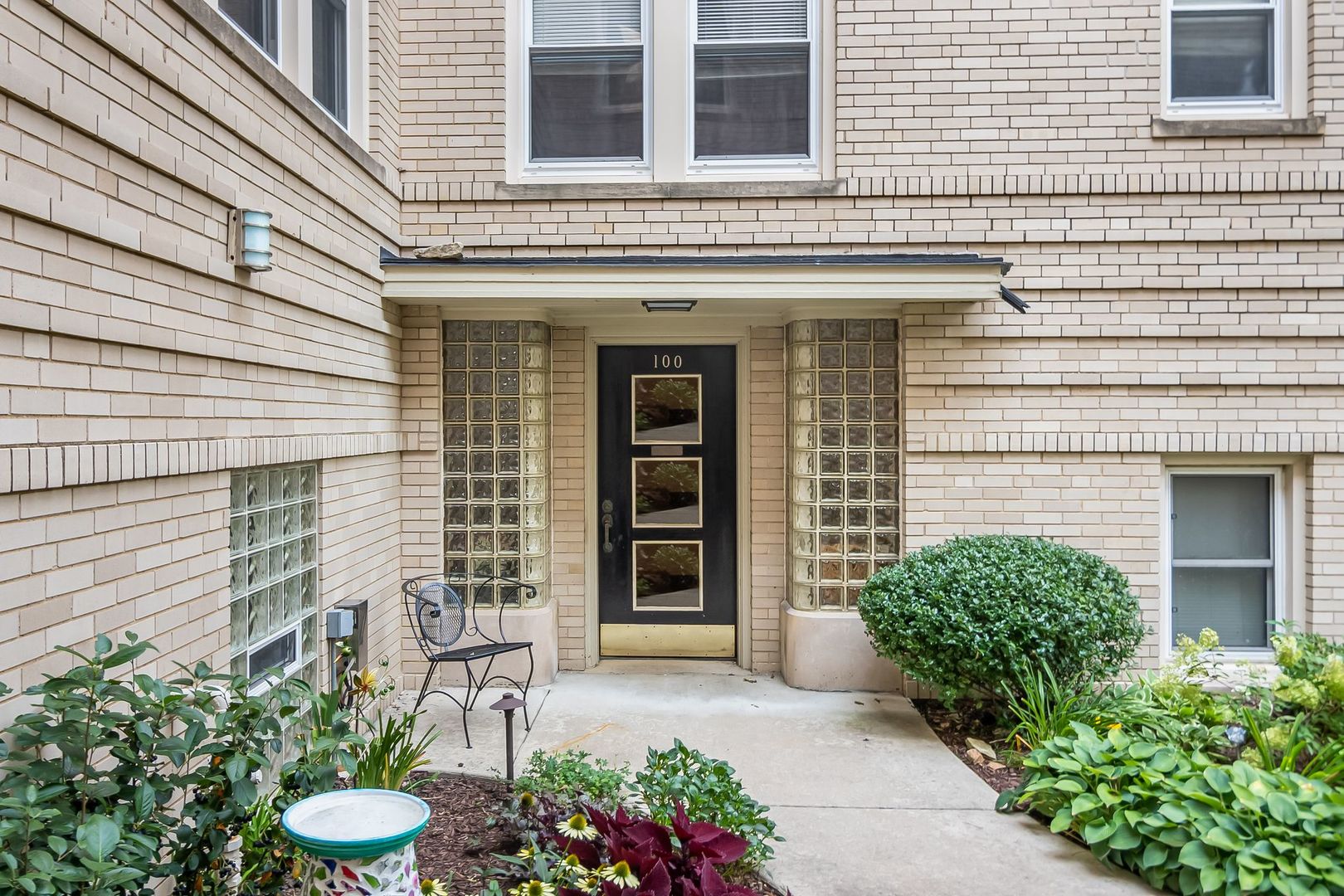 100 Pine Avenue, Unit 5 Riverside, IL 60546 - Photo 1 of 16