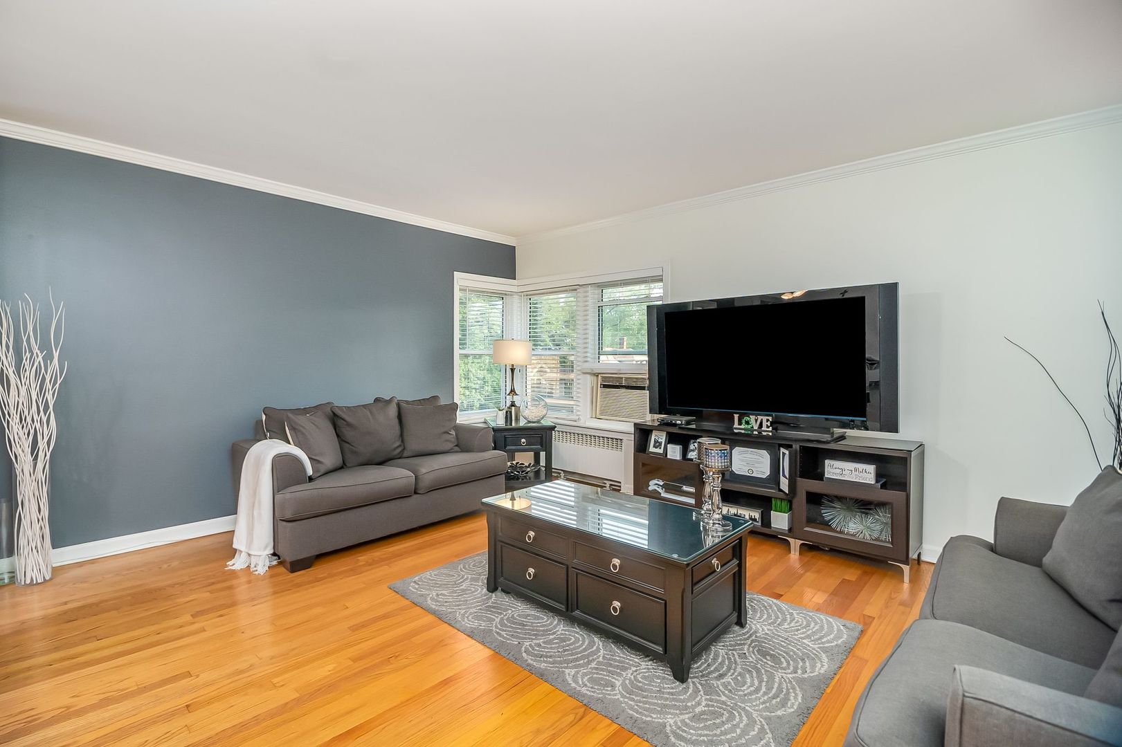 100 Pine Avenue, Unit 5 Riverside, IL 60546 - Photo 4 of 16