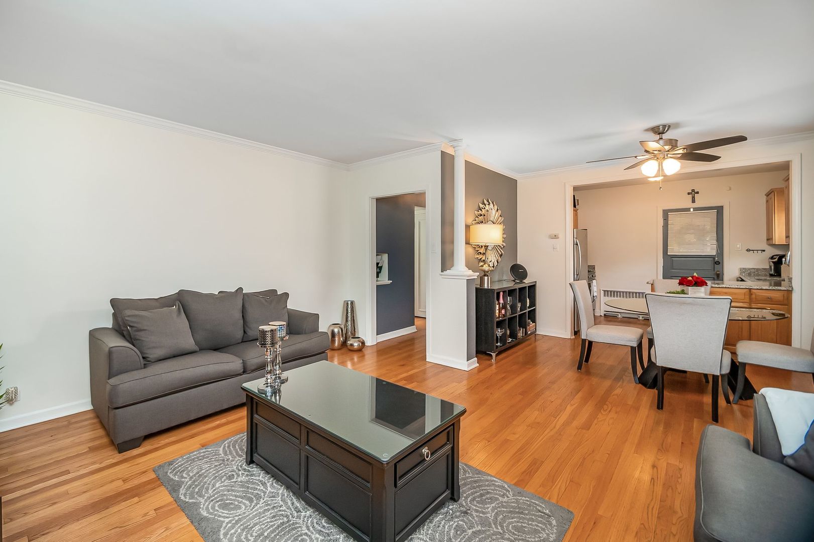 100 Pine Avenue, Unit 5 Riverside, IL 60546 - Photo 5 of 16
