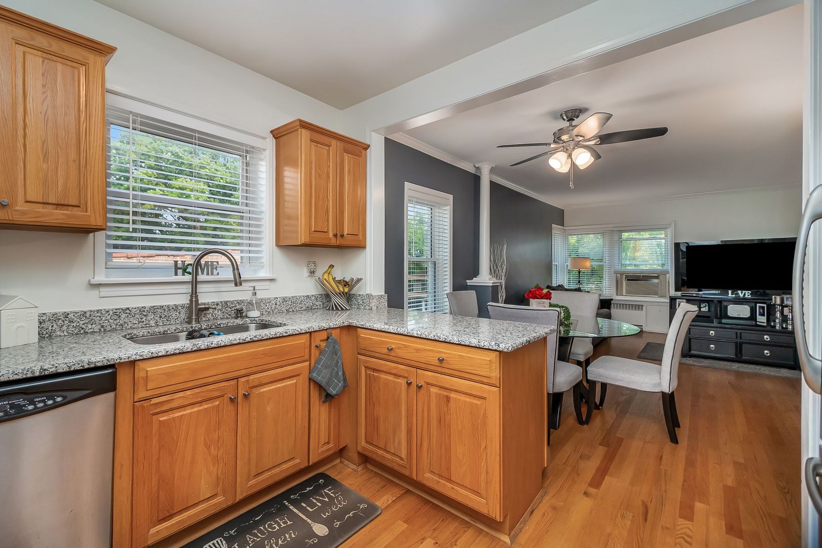 100 Pine Avenue, Unit 5 Riverside, IL 60546 - Photo 10 of 16