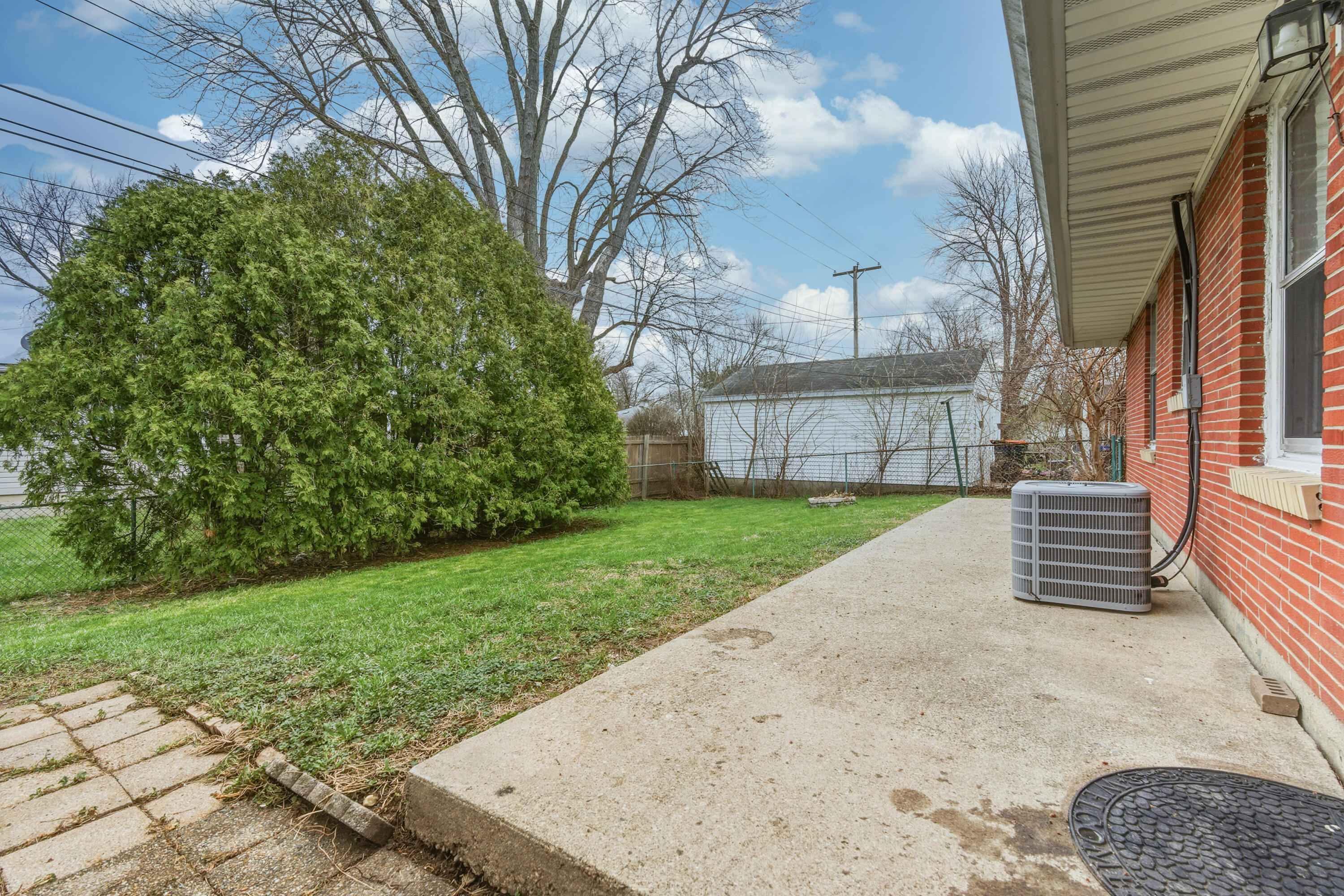 610 Portage Path Springfield, OH 45506 - Photo 8 of 32 Gallery Image 8