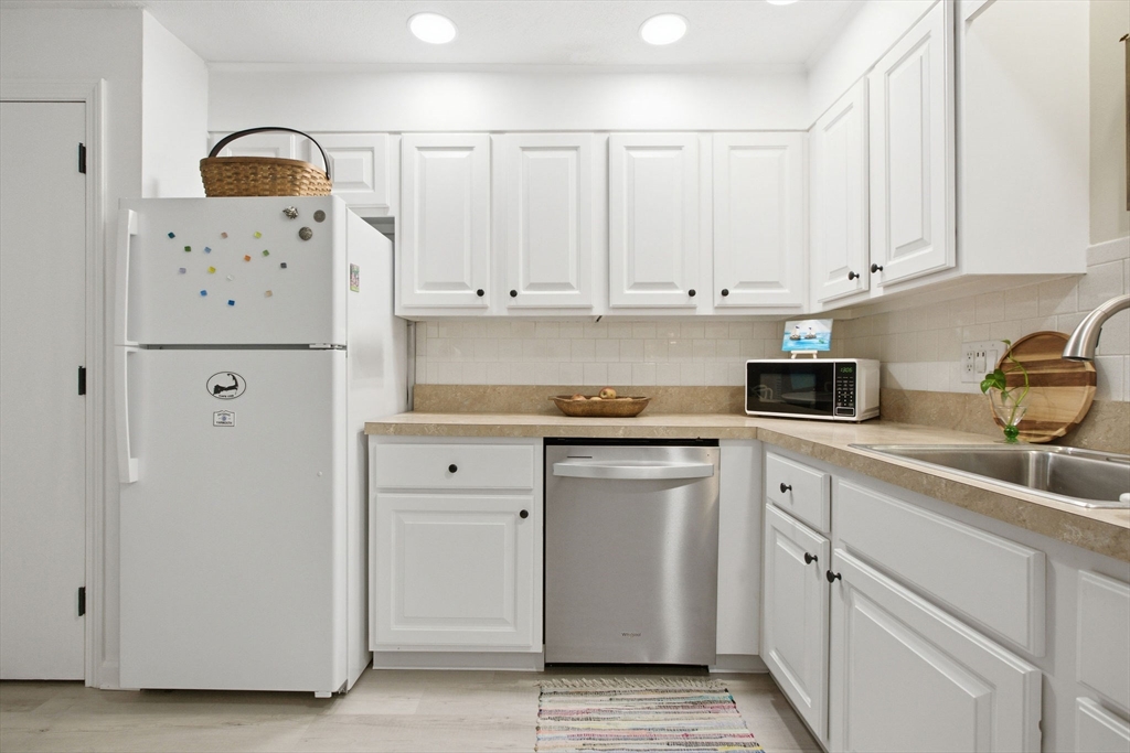 163 Center Street, Unit 4 Dennis, MA 02639 - Photo 6 of 18