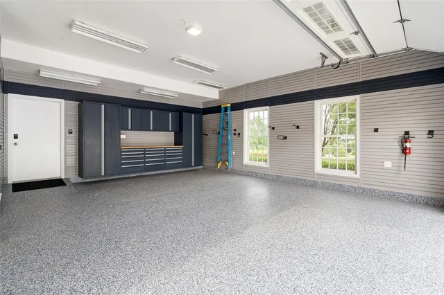 a view of livingroom with furniture