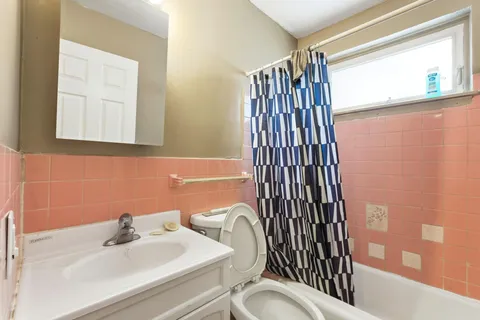 $2,000,000 | 4927-4935 University Avenue Northeast, Columbia Heights, MN 55421