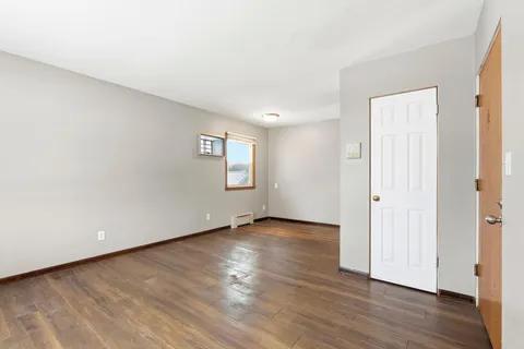 $2,000,000 | 4927-4935 University Avenue Northeast, Columbia Heights, MN 55421