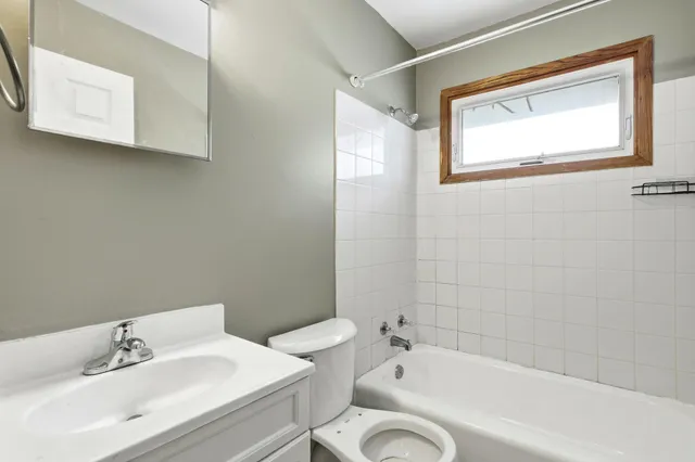 $2,000,000 | 4927-4935 University Avenue Northeast, Columbia Heights, MN 55421