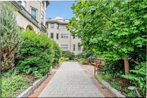 $829,900 | 1619 Massachusetts Avenue, Unit 37, Cambridge, MA 02138