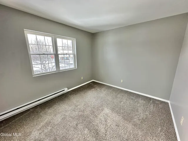 $1,750 | 31 Suncrest Drive, Unit 1, Waterford, NY 12188