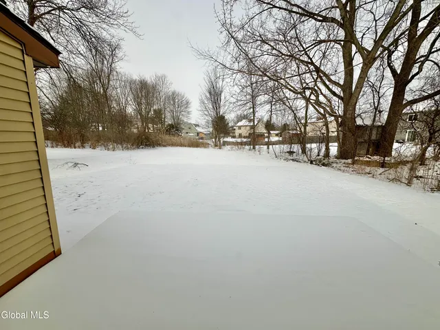 $1,750 | 31 Suncrest Drive, Unit 1, Waterford, NY 12188